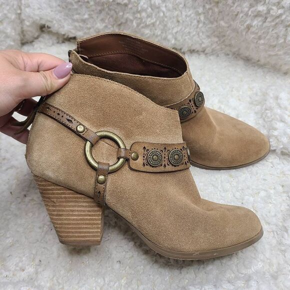 Yellow Box Mandy Western Inspired Tan Suede Leather Harness Bootie sz 8.5 - Picture 2 of 7